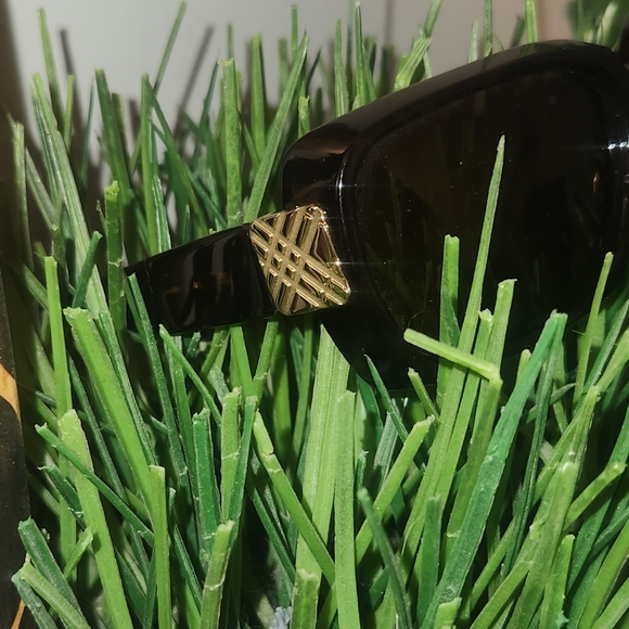 BURBERRY Brown and Gold A+ Condition! Sunglasses- Sunnies - Picture 11 of 12